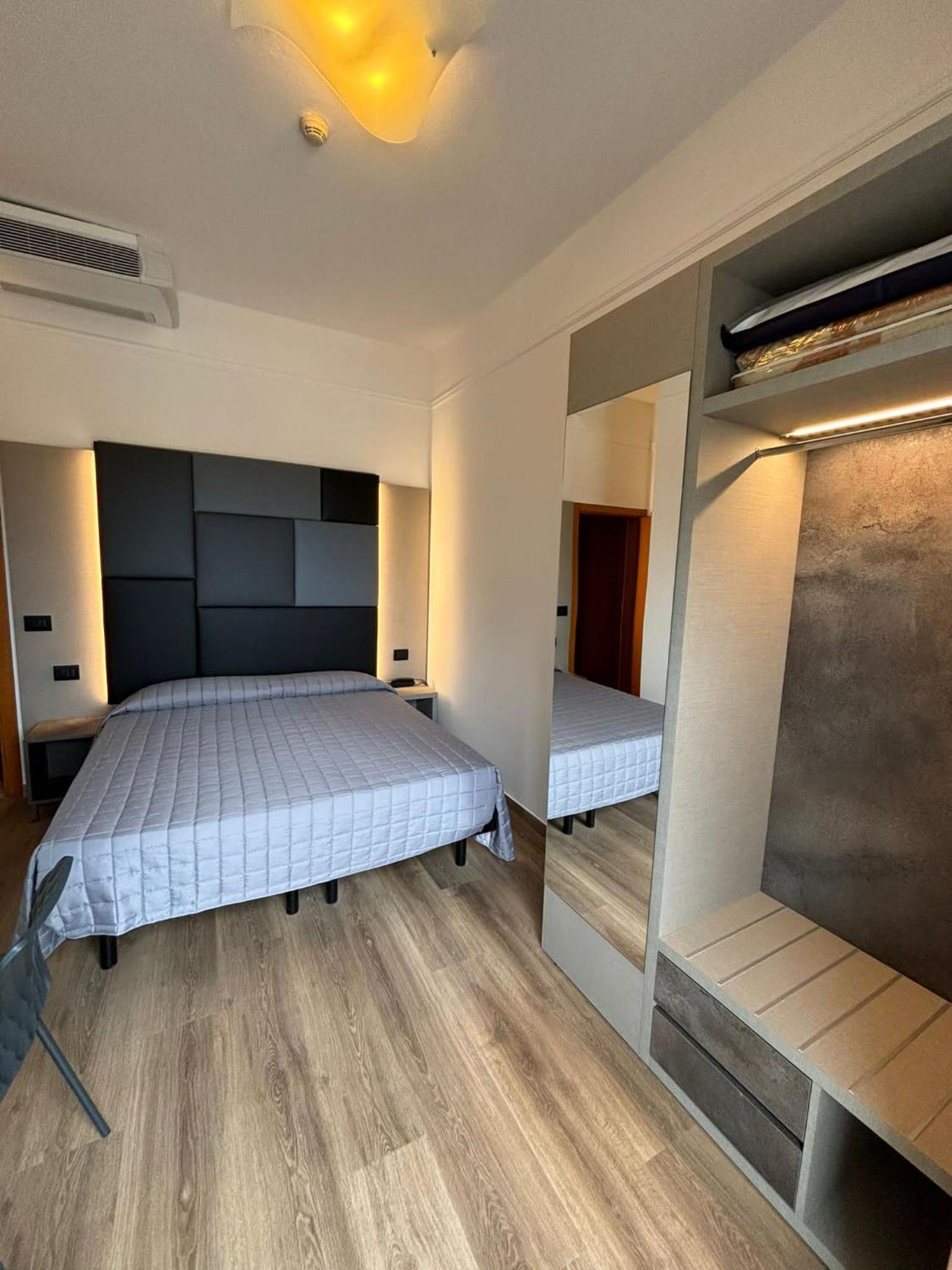 Hotel Cobalto Ρίμινι Εξωτερικό φωτογραφία