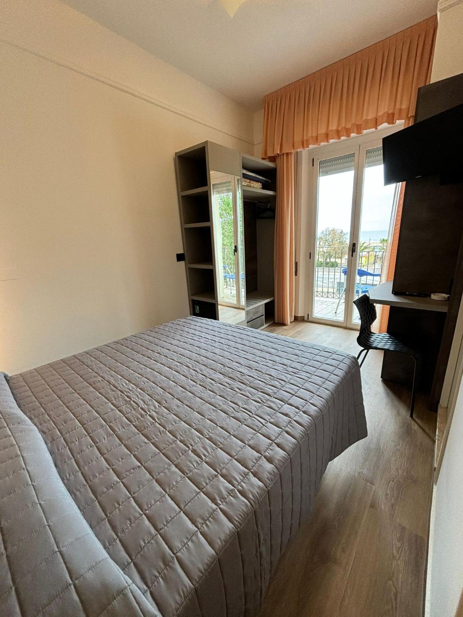 Hotel Cobalto Ρίμινι Εξωτερικό φωτογραφία