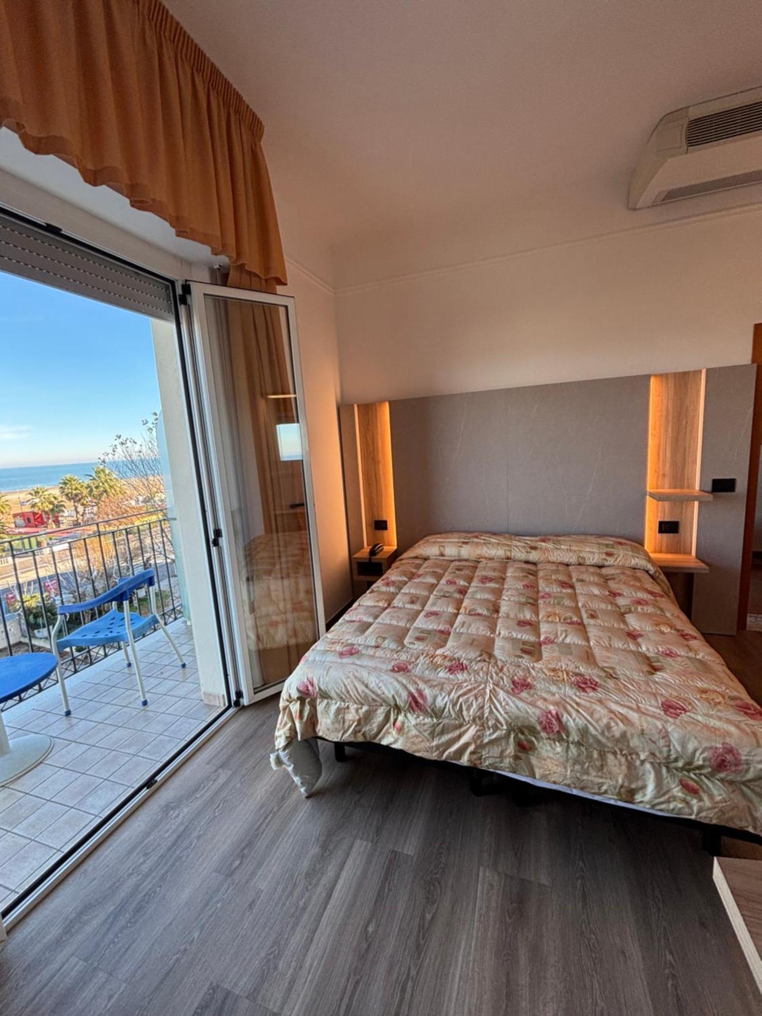 Hotel Cobalto Ρίμινι Εξωτερικό φωτογραφία