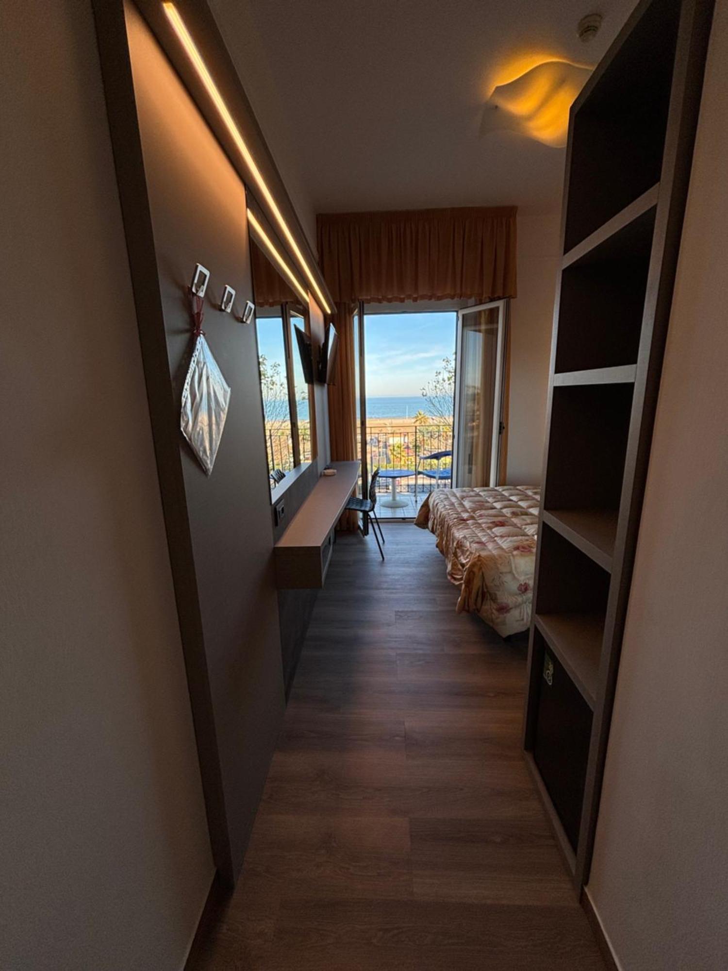 Hotel Cobalto Ρίμινι Εξωτερικό φωτογραφία