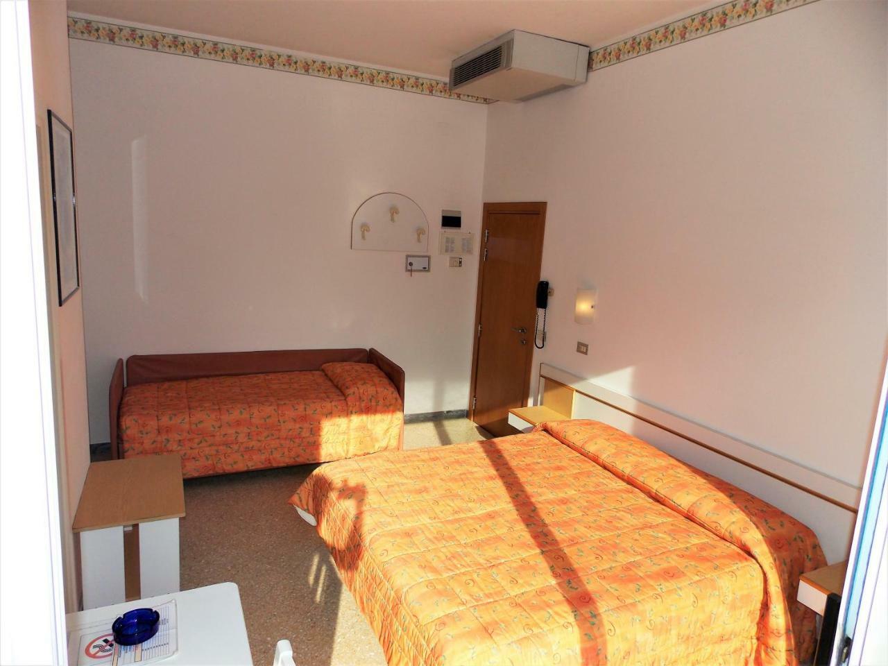 Hotel Cobalto Ρίμινι Εξωτερικό φωτογραφία